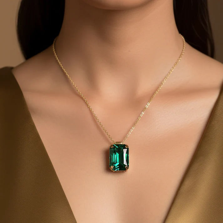 ORNA Necklace Waterproof Royal Crystal Pendant Set